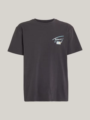 Camiseta com logo metálico nas costas