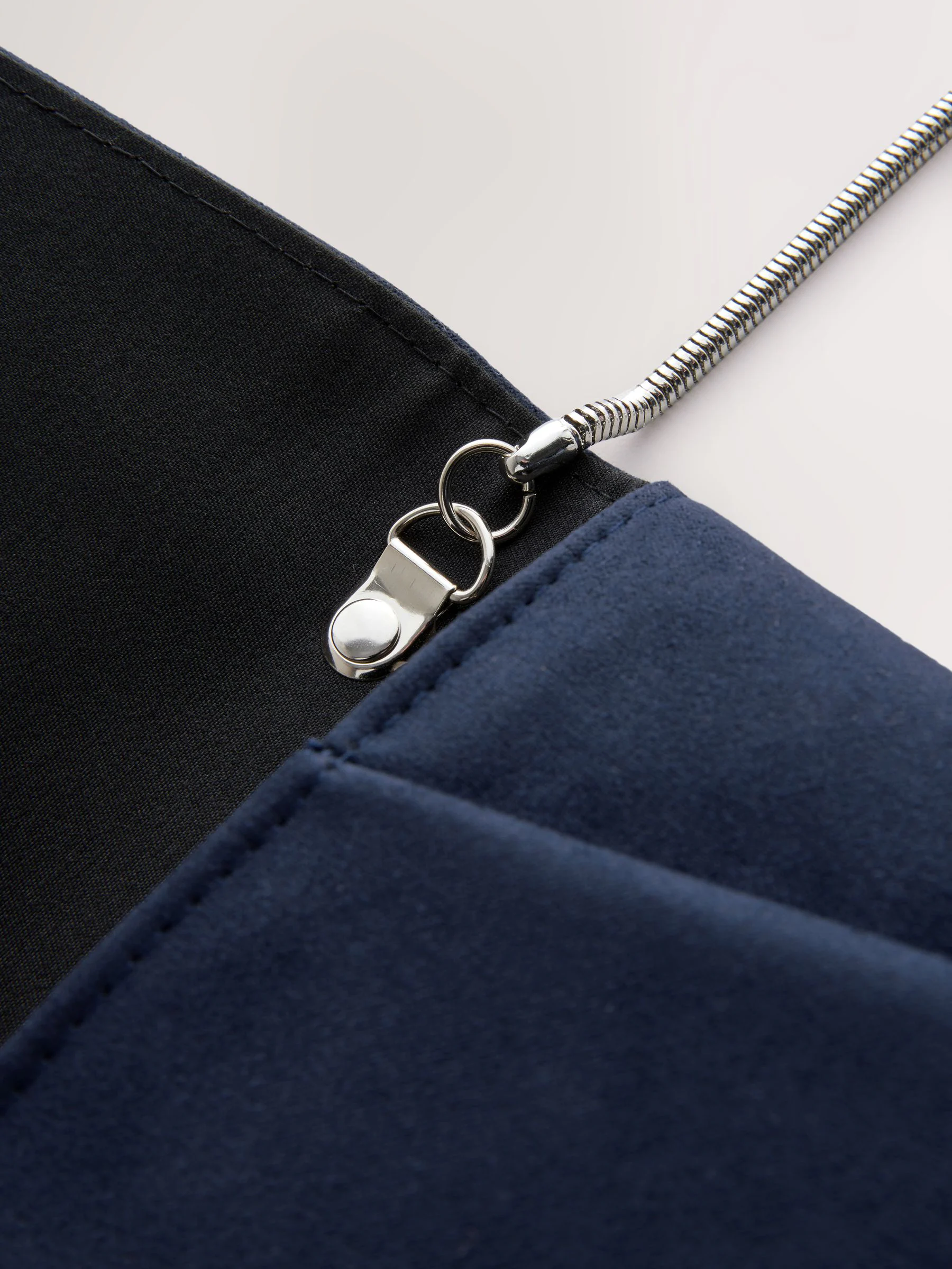 Marineblauw - Clutch met afneembare ketting