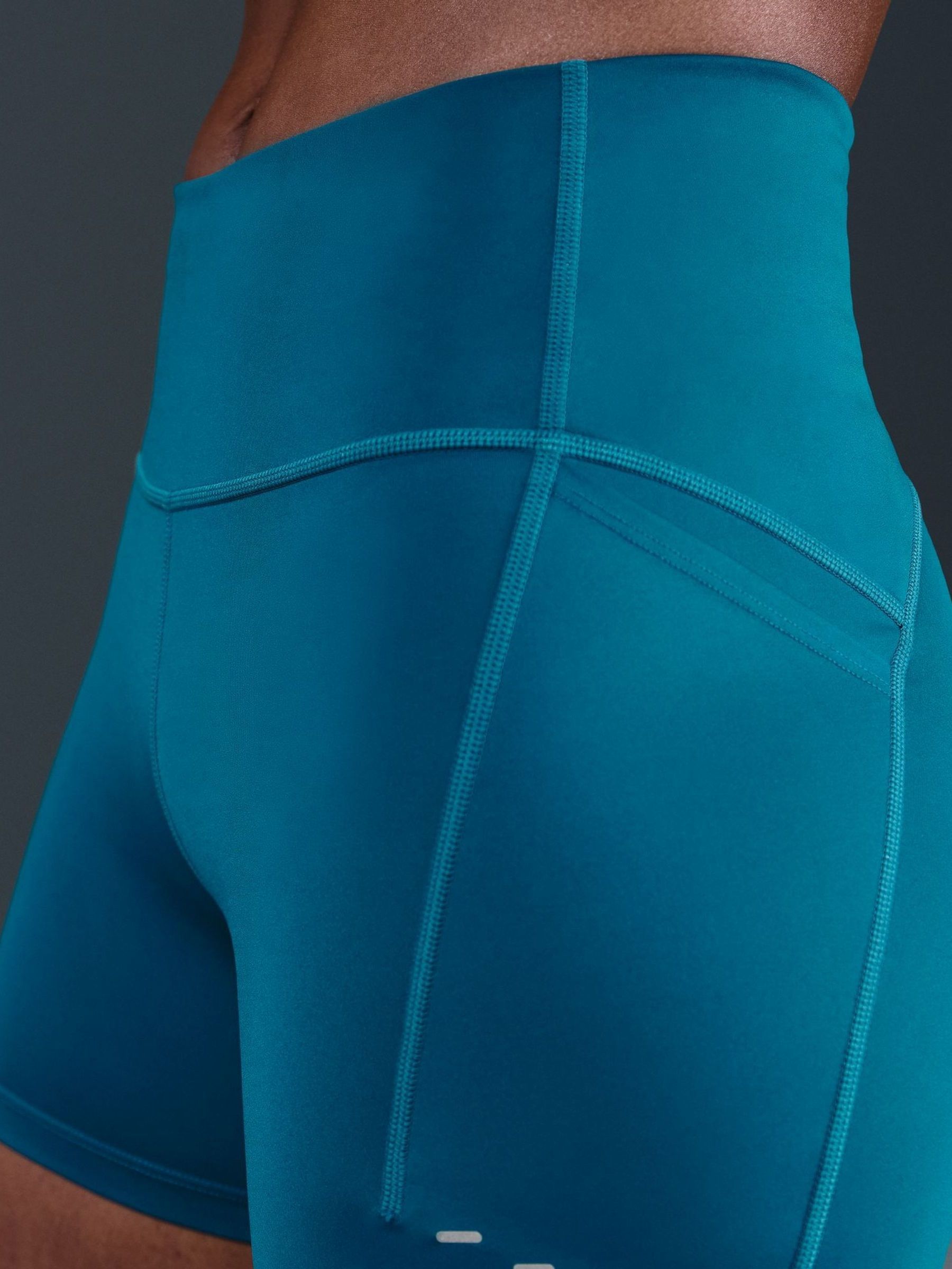 Nike Swift Hoge taille 4inch Strakke Hardloopshort met zakken