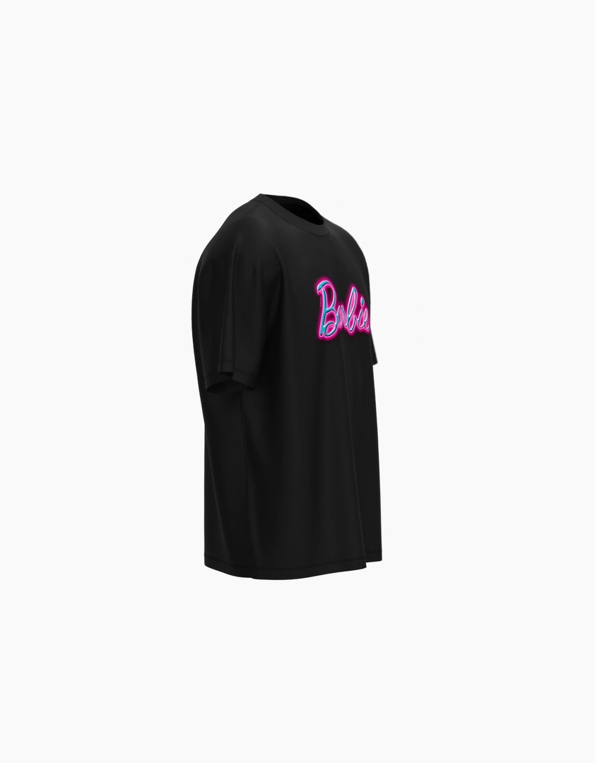 Camiseta de manga curta com estampa Barbie e modelagem quadrada