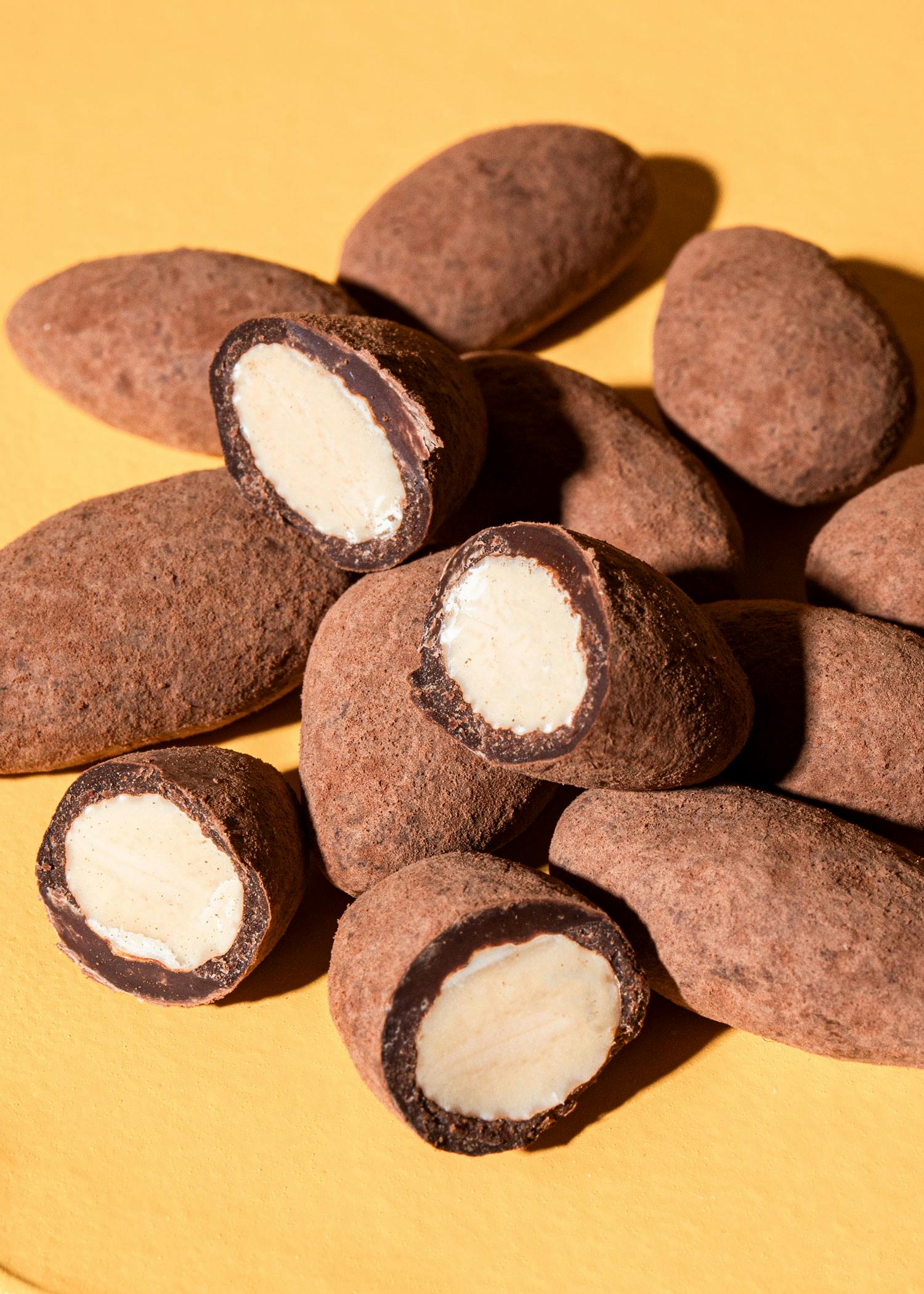 Skinny Dipped Mandeln in dunkler Schokolade mit Kakao 1 kg