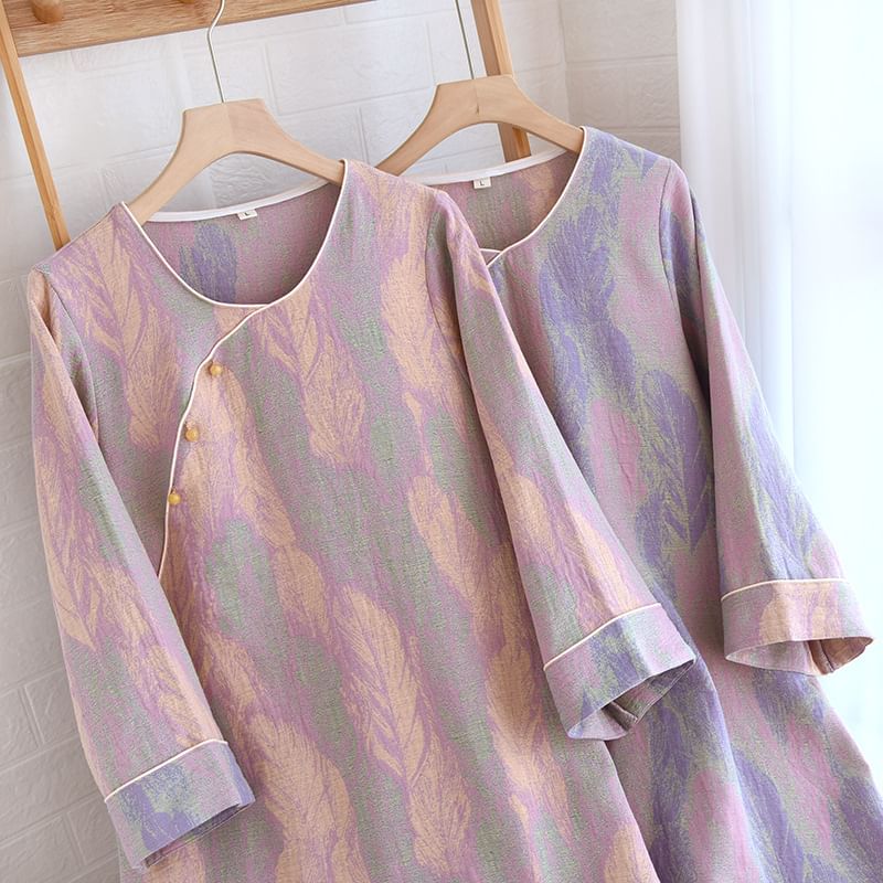 Somnus - Asymmetrische midi-slaapjurk met lange mouwen en print en knopen