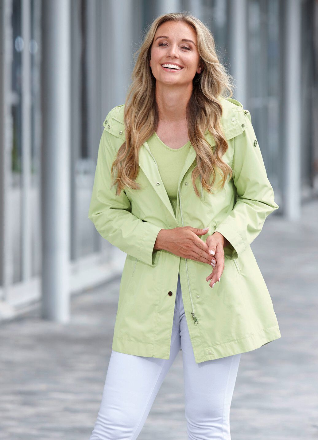 Funktions-Longjacke mit abnehmbarer Kapuze
