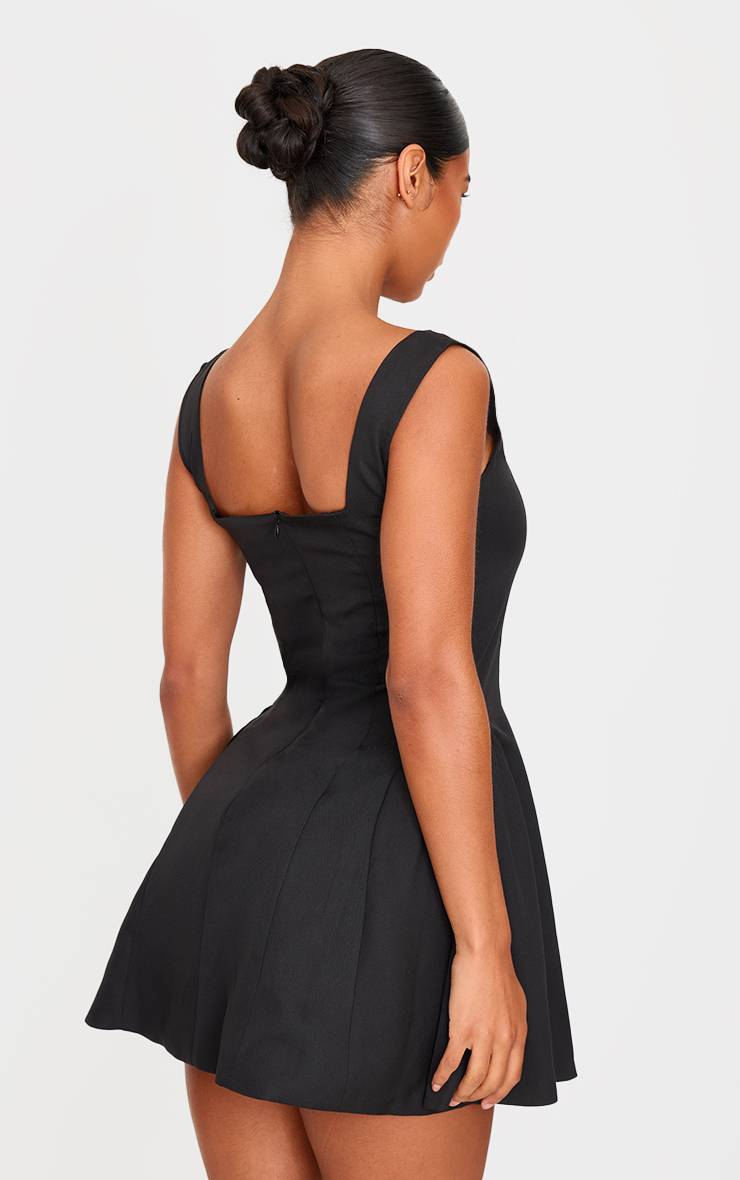 Noir Robe Droite Plissée Aux Hanches