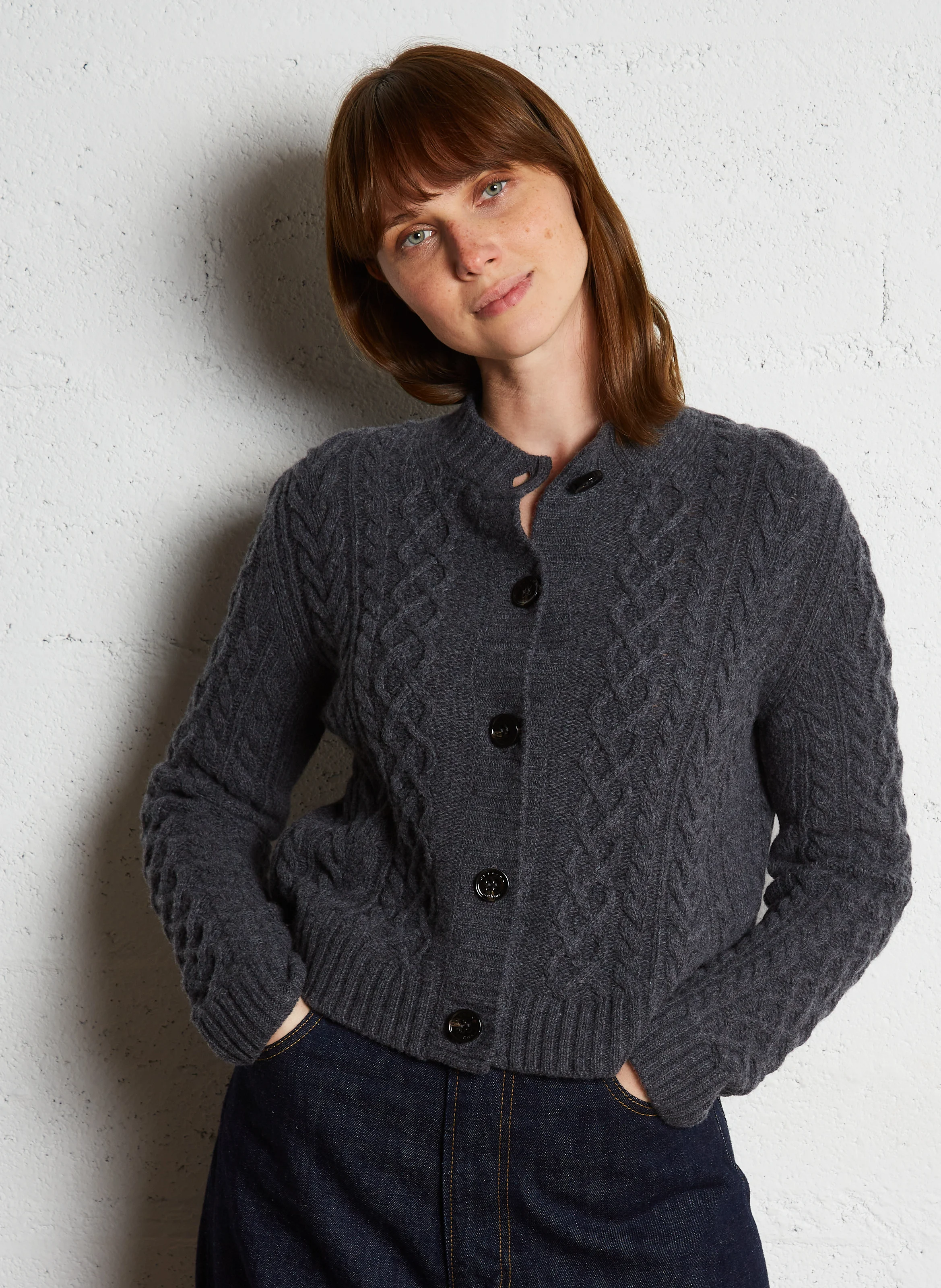 AFOSI - Gilet ample col rond en laine vierge | Noir