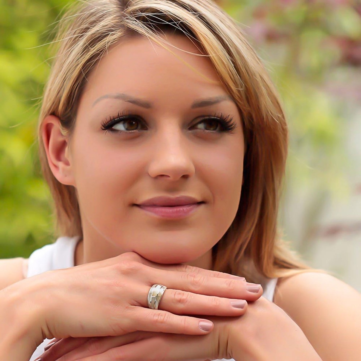 Bague Aden en Nacre Blanche et Argent 925 : Le Cadeau Parfait pour la Fête des Mères et Autres Occasions | Aden