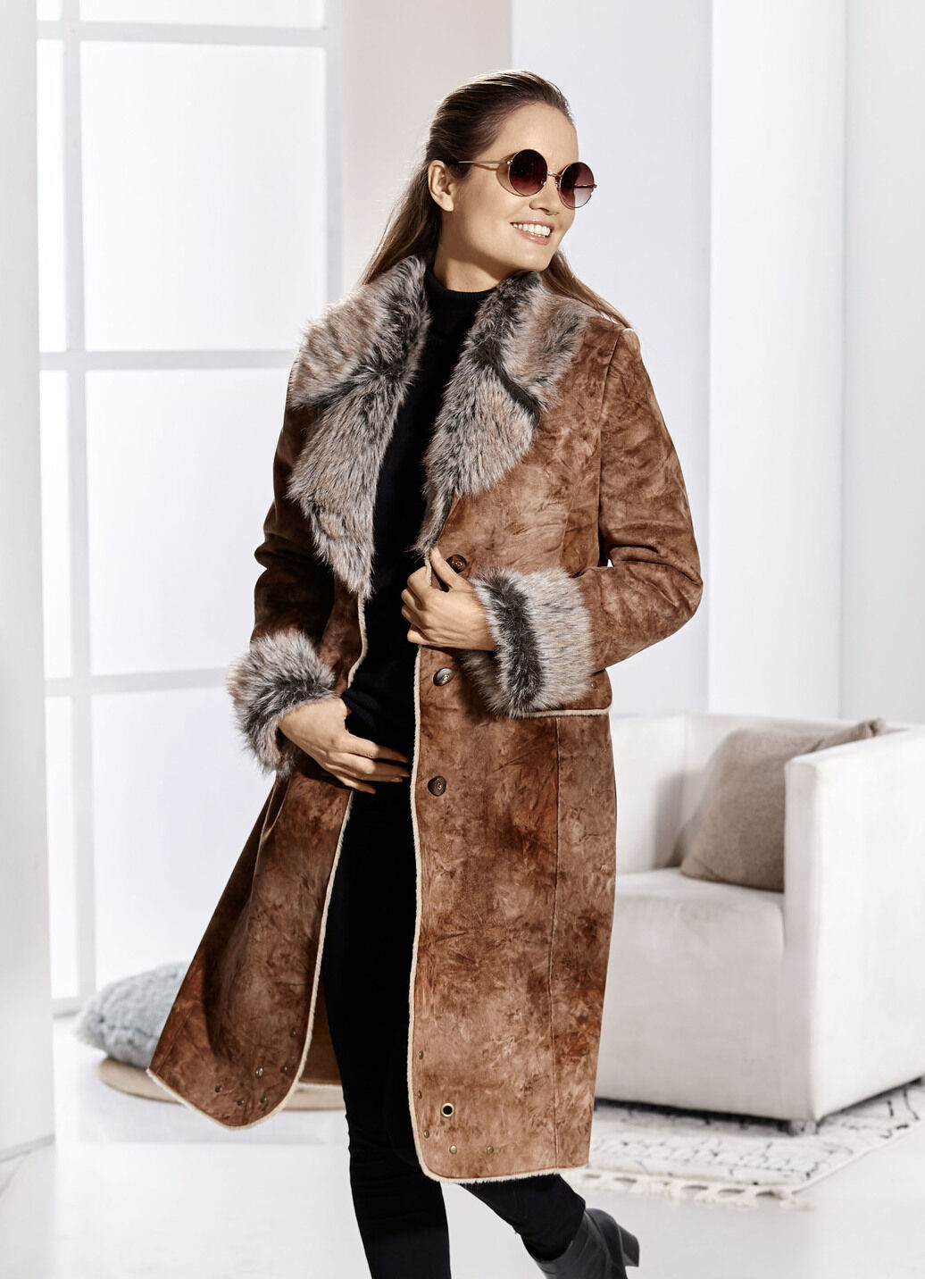 Mantel aus Velourleder-Imitat in Antik-Optik