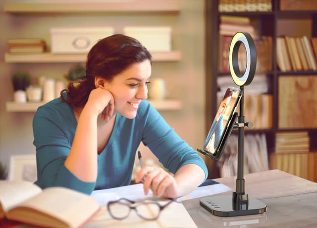 Digip Shine smartphonestander og LED-ringlys