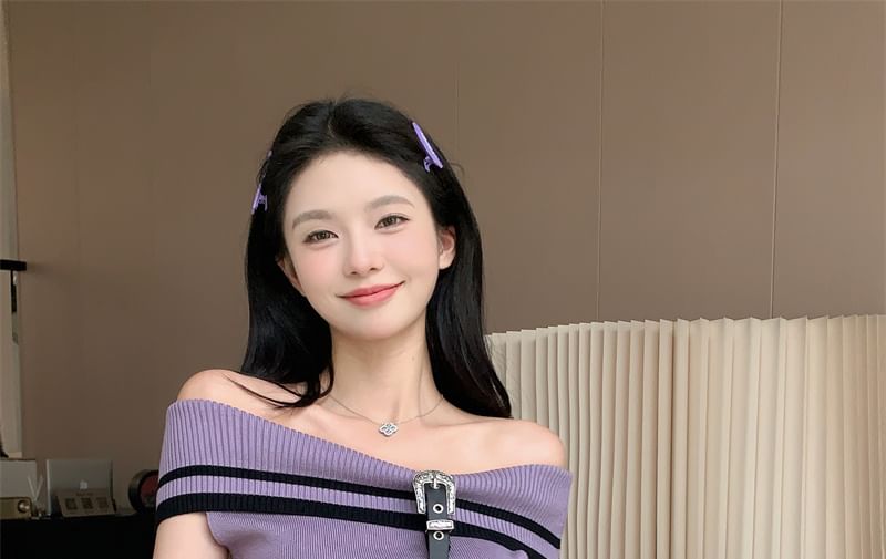 Metonymph - Korte mouwen off-shoulder crop top met matrozenkraag / mini geplooide rok