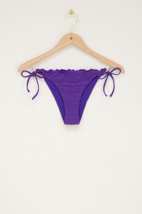 Paars bikini broekje met ruffles en lurex