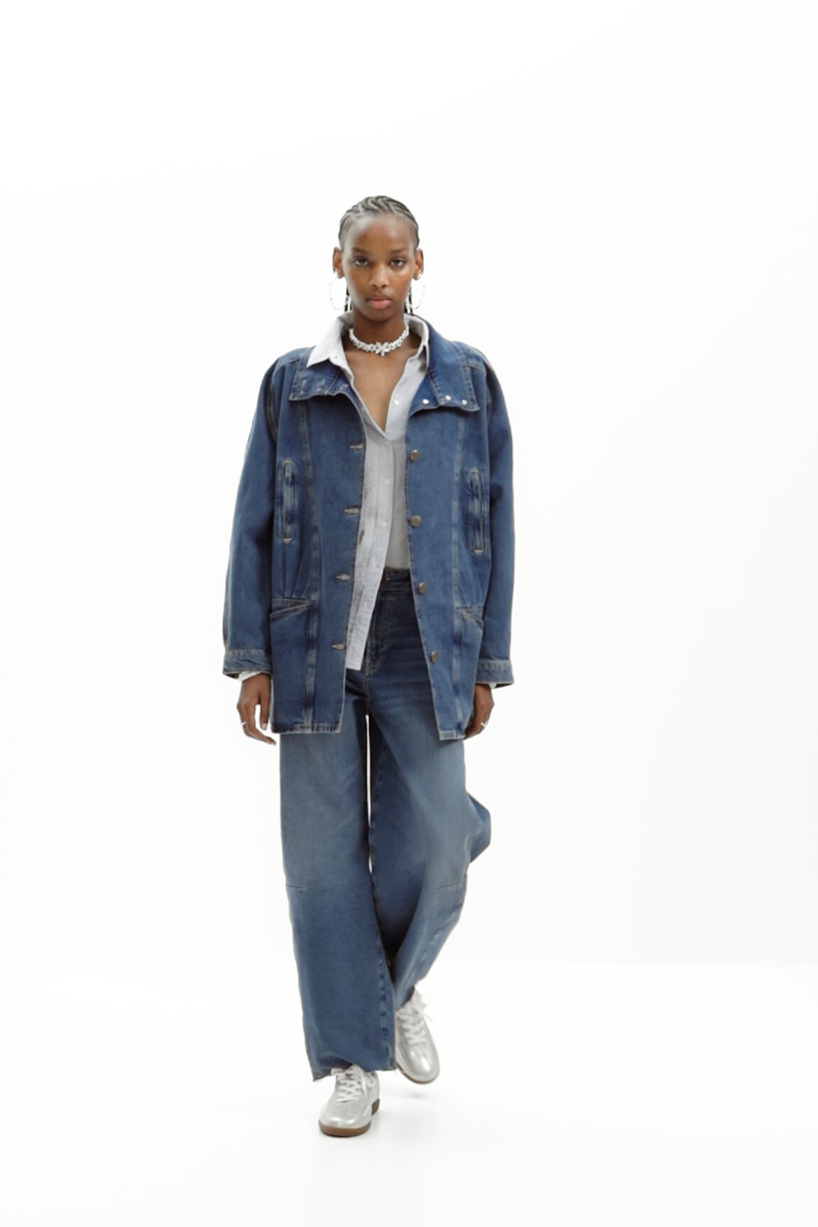 Jaqueta jeans com efeito listrado e decote em V