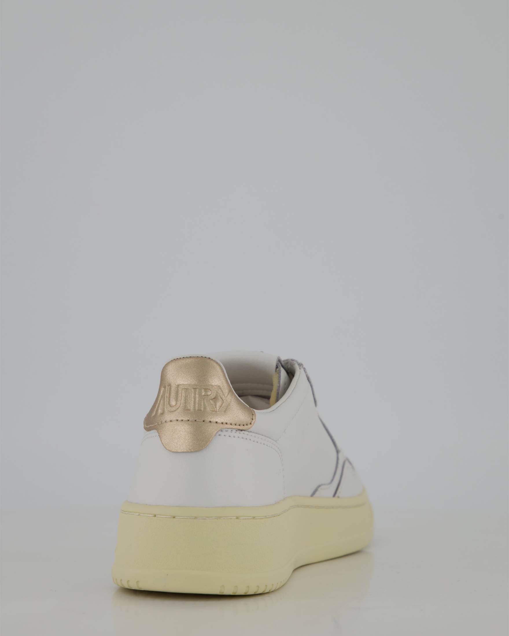 Autry| Damen Sneaker MEDALIST aus Leder mit goldfarbener Hinterkappe