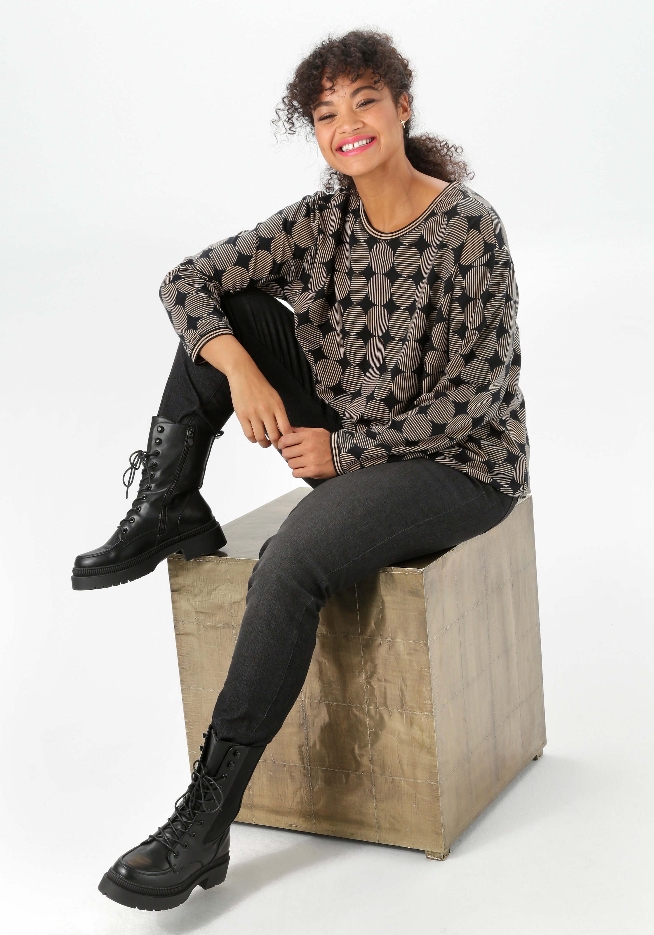 Aniston PLUS Sweatshirt , mit grossflächigem, Pünktchendruck - NEUE KOLLEKTION