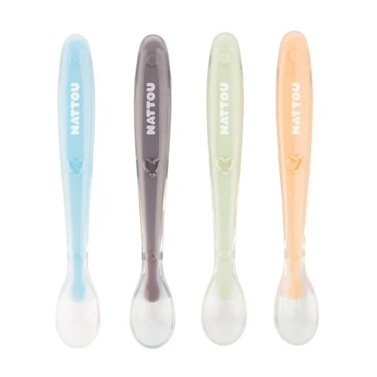 Set de 4 cuillères avec étui   de               Nattou