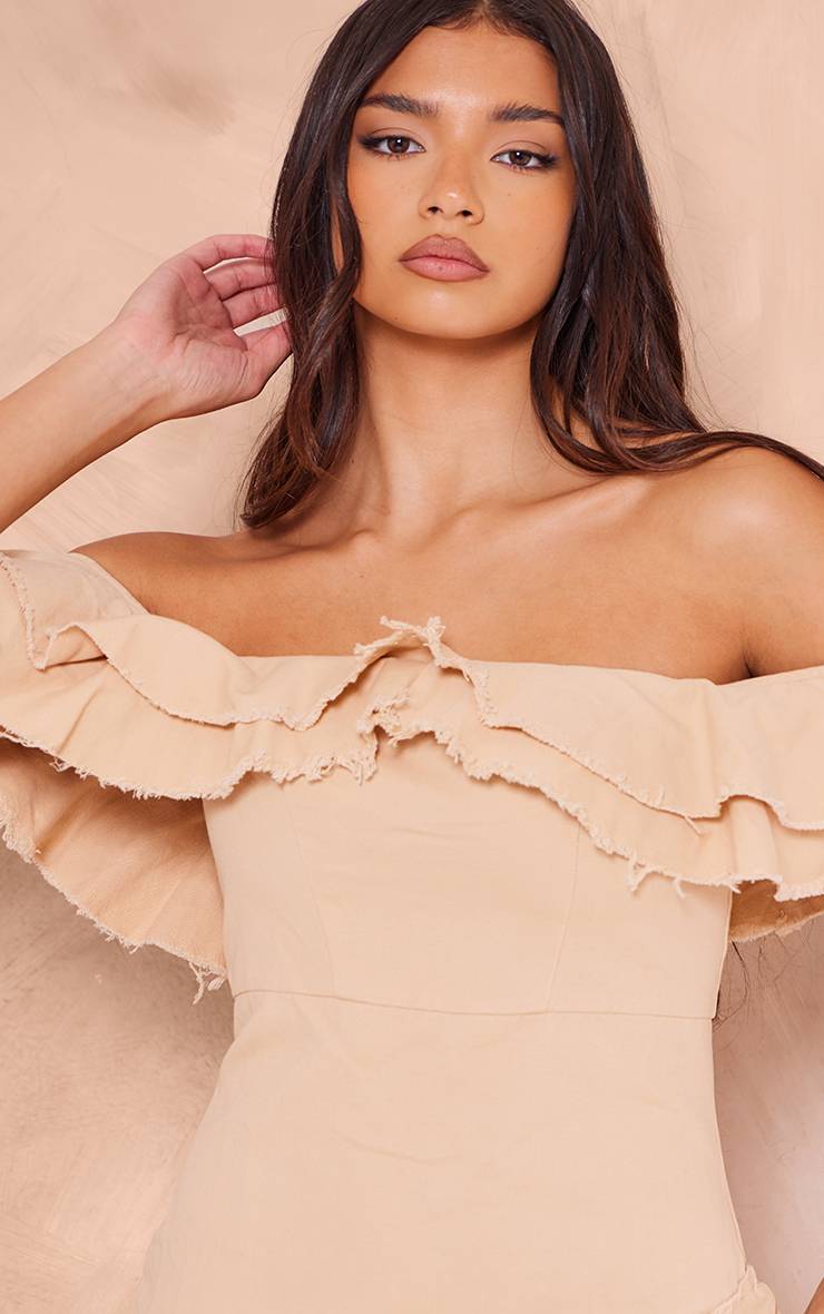 Crème Robe Droite Étagée À Encolure Bardot En Sergé Avec Bords Effilochés