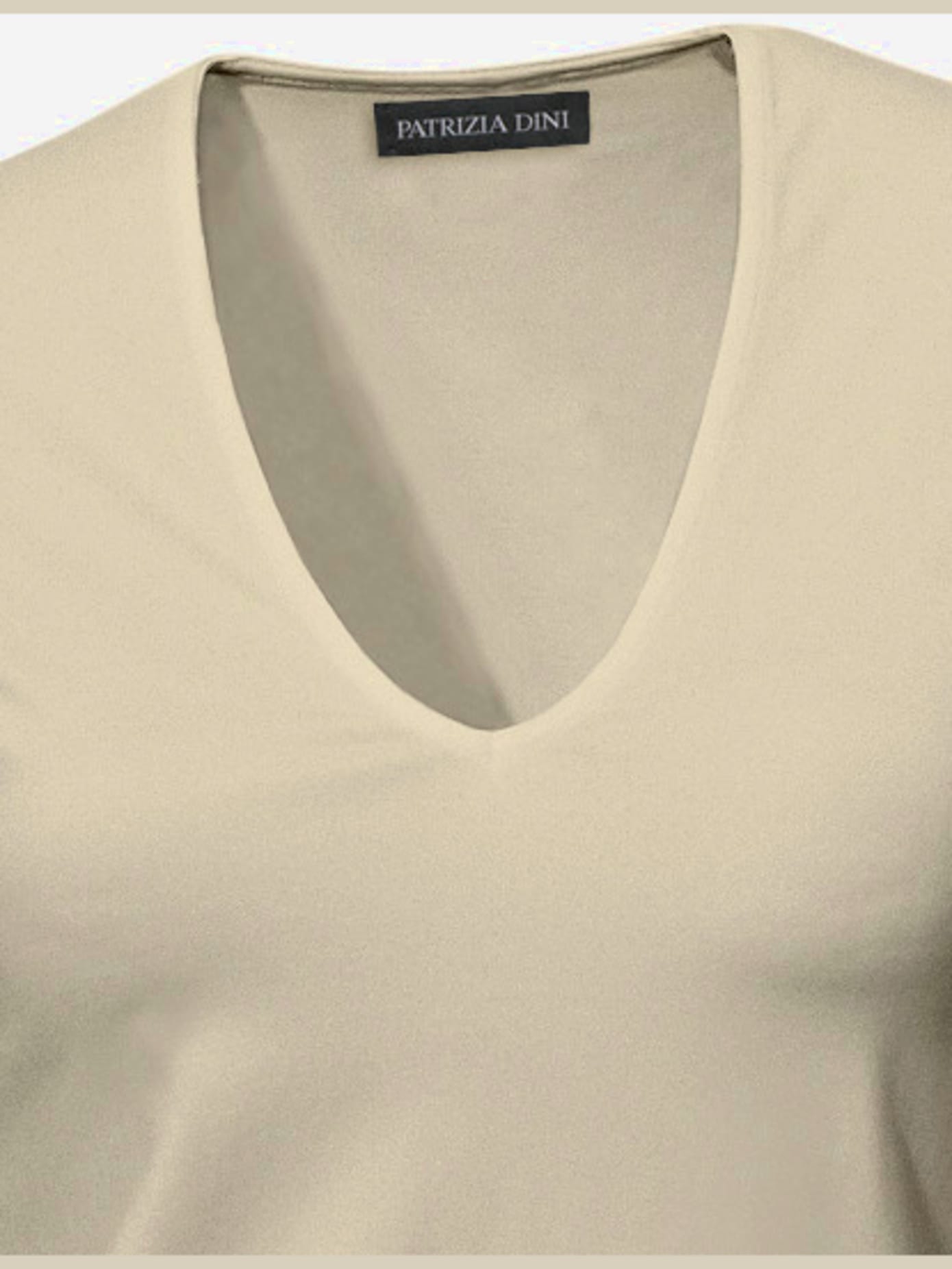 T-shirt en v manches mi-longues et encolure en v féminine