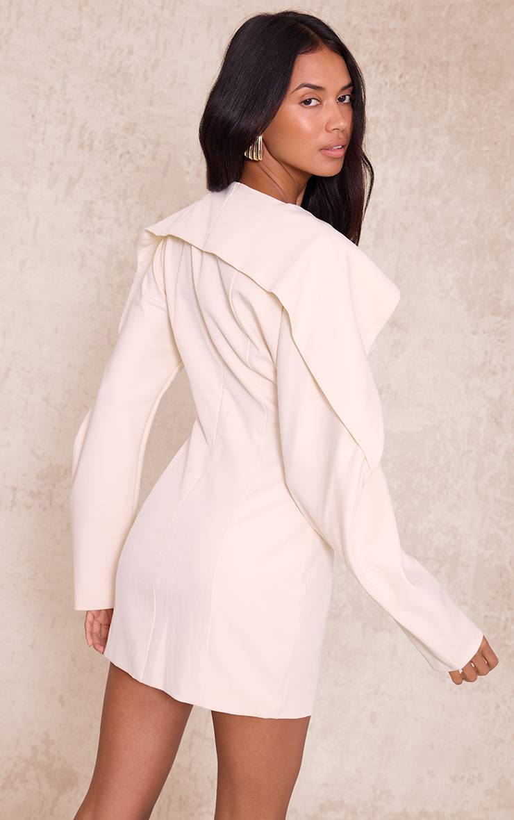 Ecru Robe Moulante À Manches Longues Avec Détail Cape Tissée