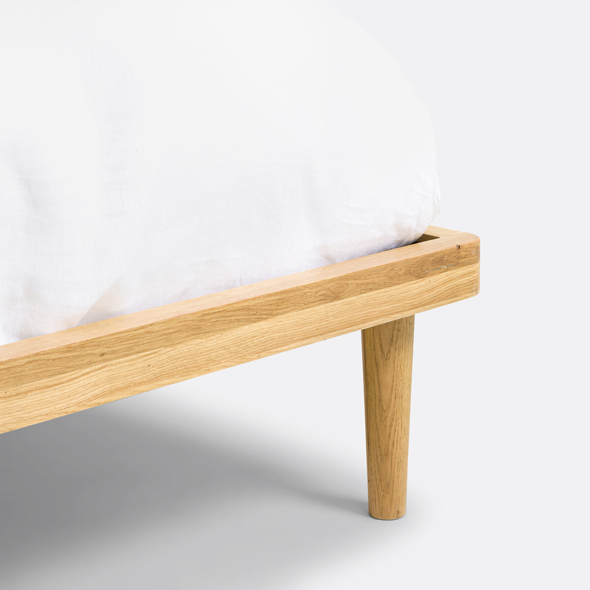 LA REDOUTE INTERIEURS<br>Cama de carvalho maciço com estrado de ripas, Matea