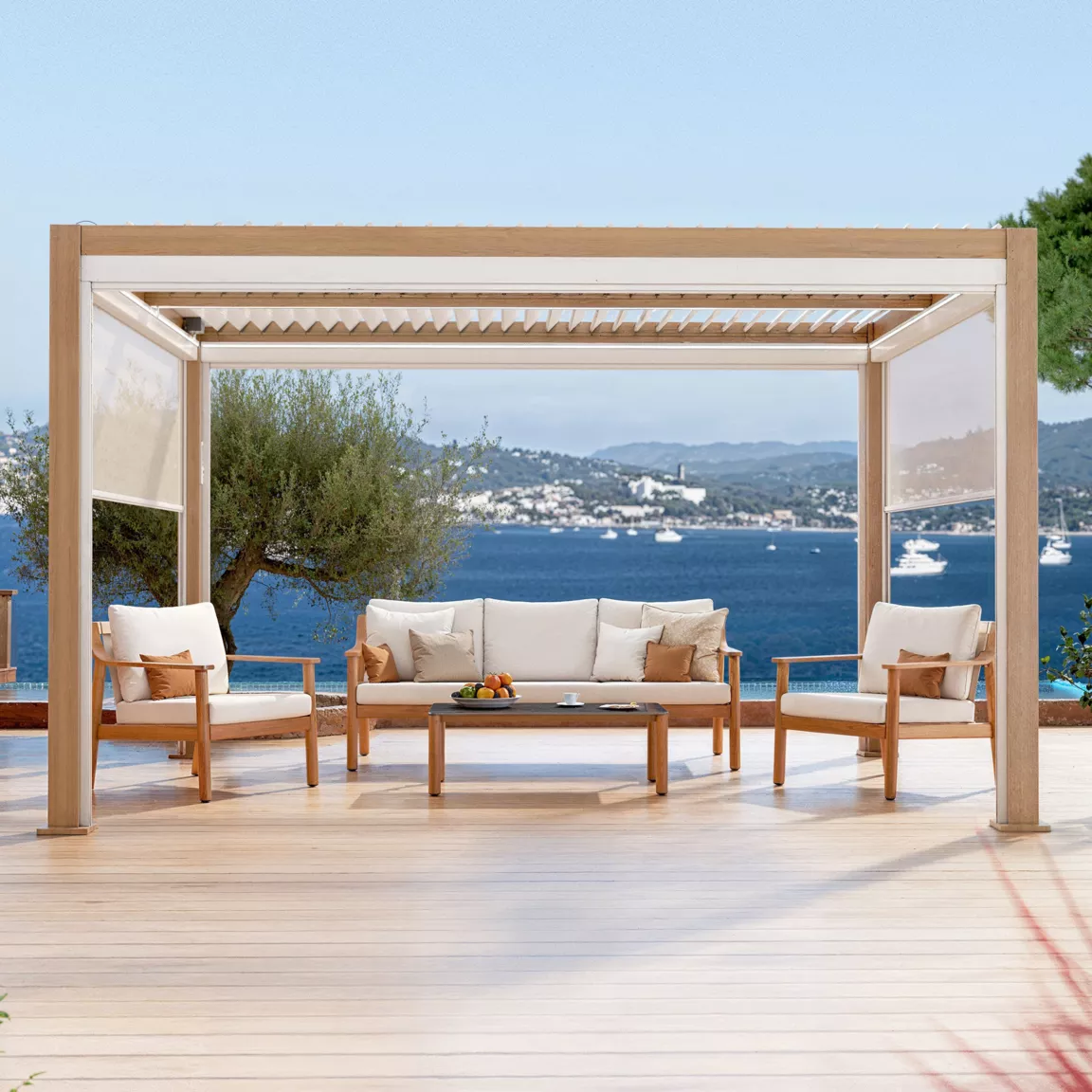 Pergola bioclimatique Autoportée motorisée aluminium et LED (3 x 4 m) Bois
