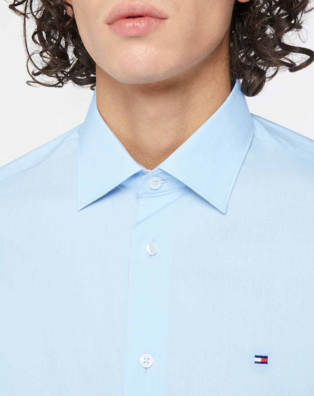 Tommy Hilfiger Chemise droite en Popeline 100% Coton Bio Solid bleu ciel