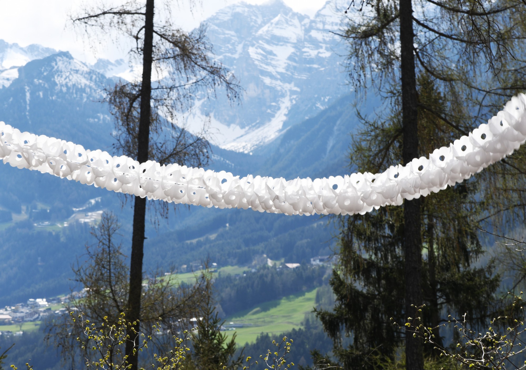 Papier-Girlande 'Schlange', weiß, Ø 23 cm, L 300 cm günstig bestellen