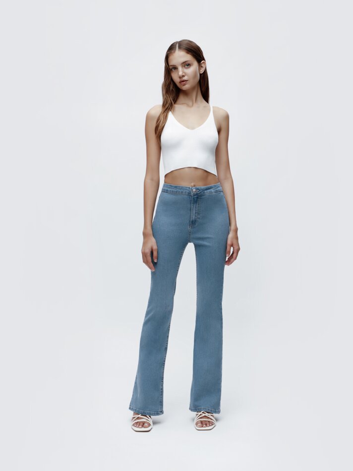 Calça jeans boca de sino comprida - Marino Vigoré