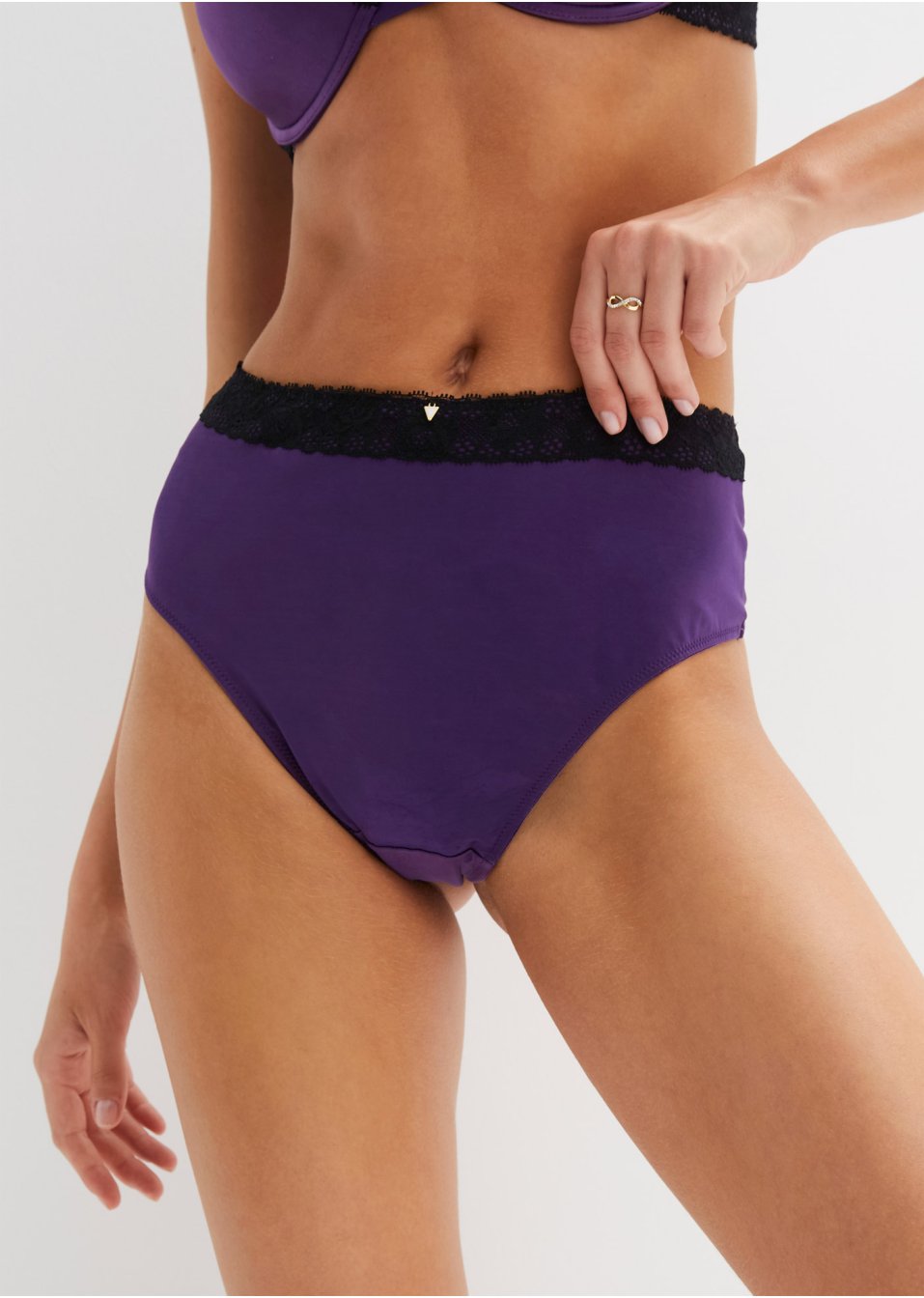 Maxi string