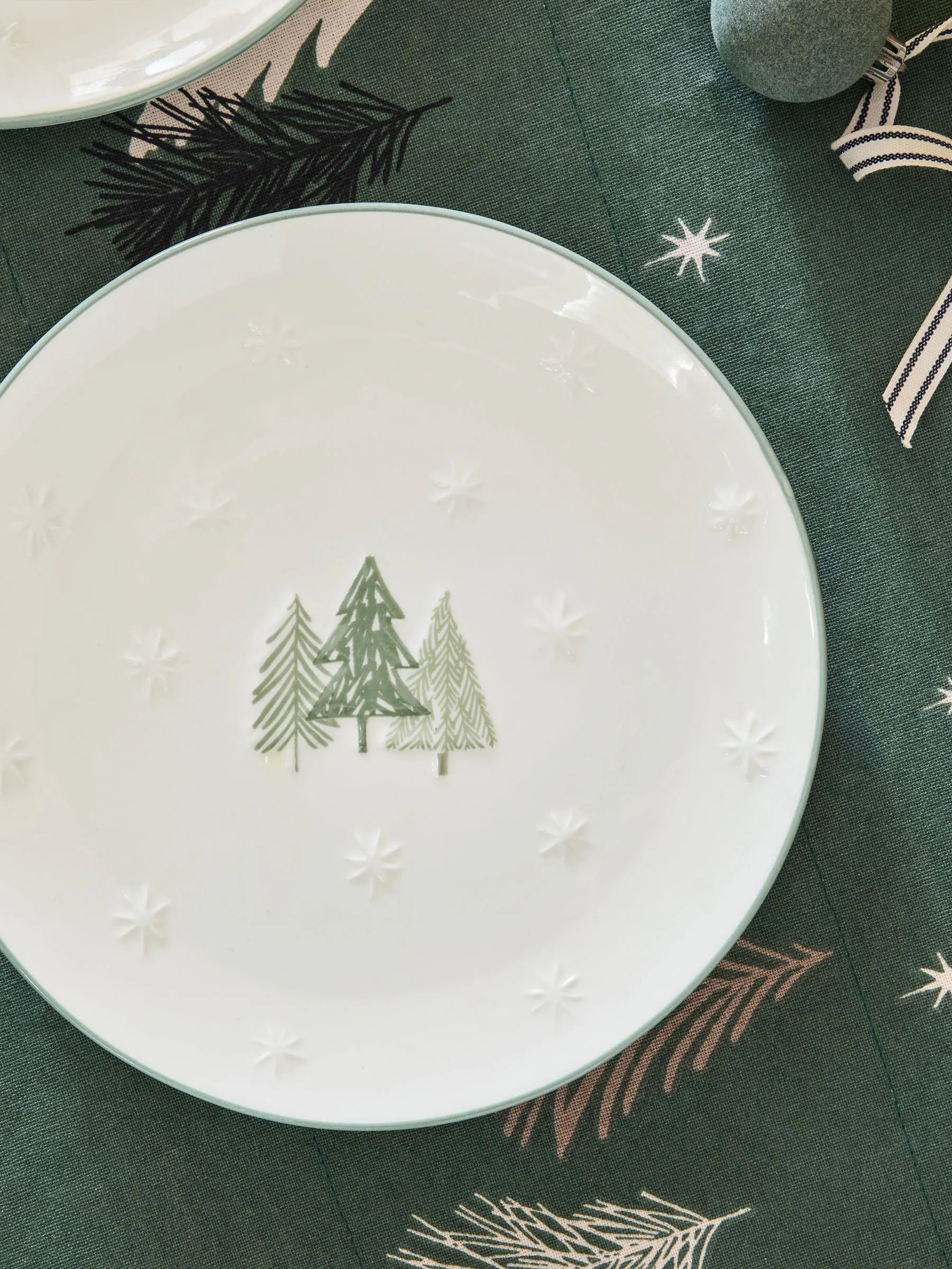 Set van 2 kleine bordjes met kerstboom