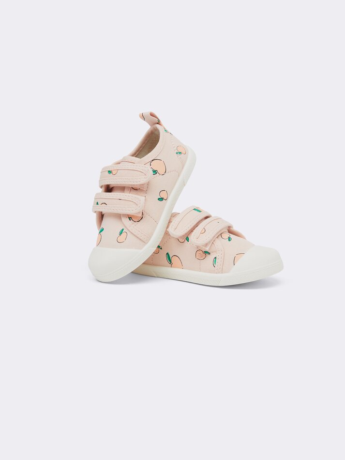 Tênis com biqueira estampada - Laranja