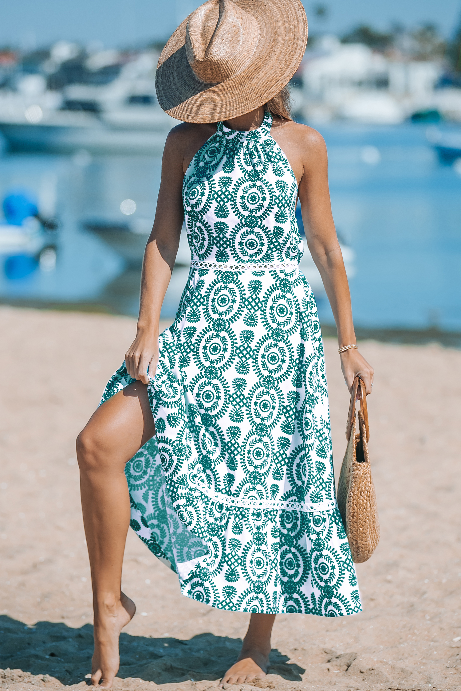 Robe midi sans manches à col haut tissée