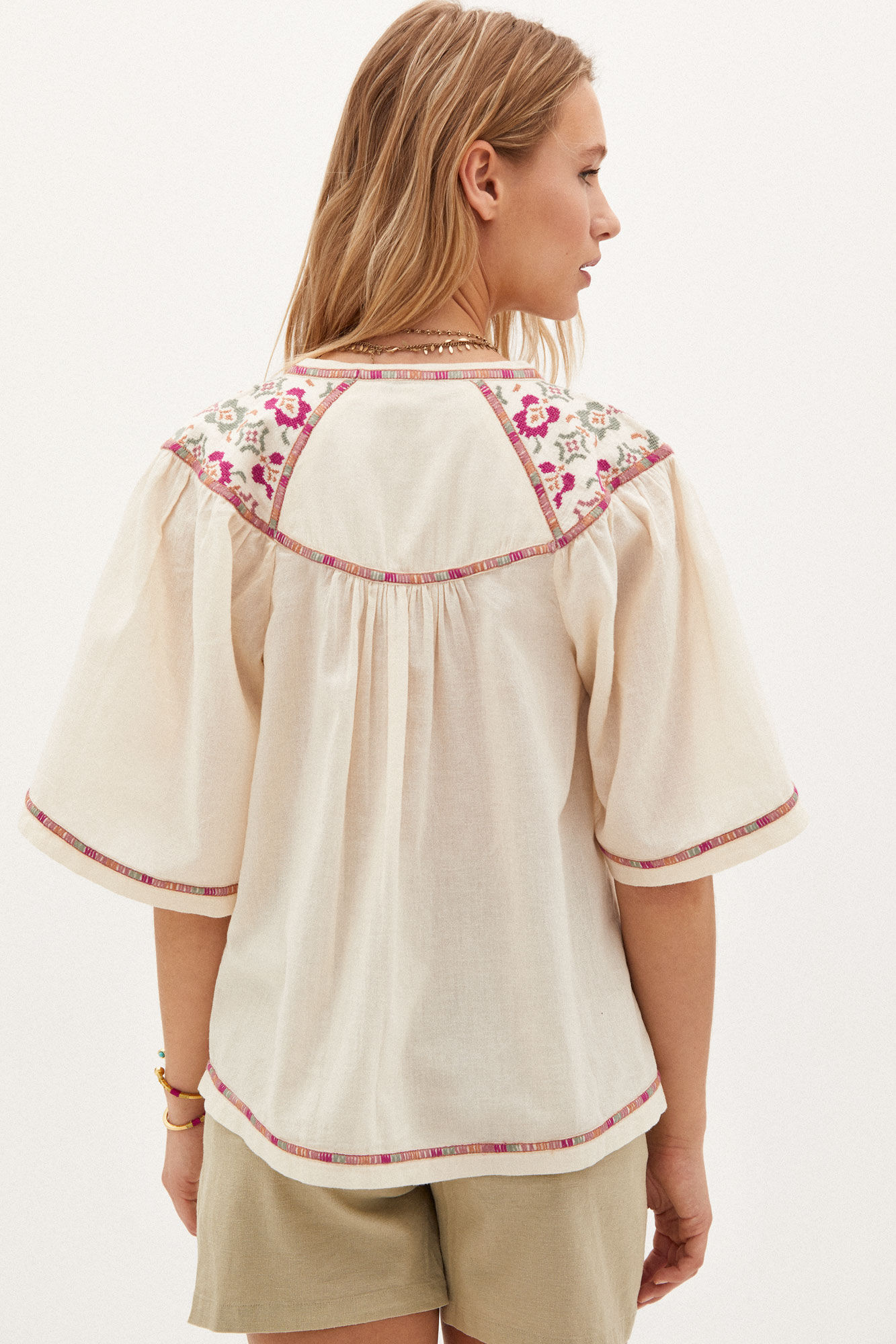 Soldados. Blusa de algodão bordada - Bege