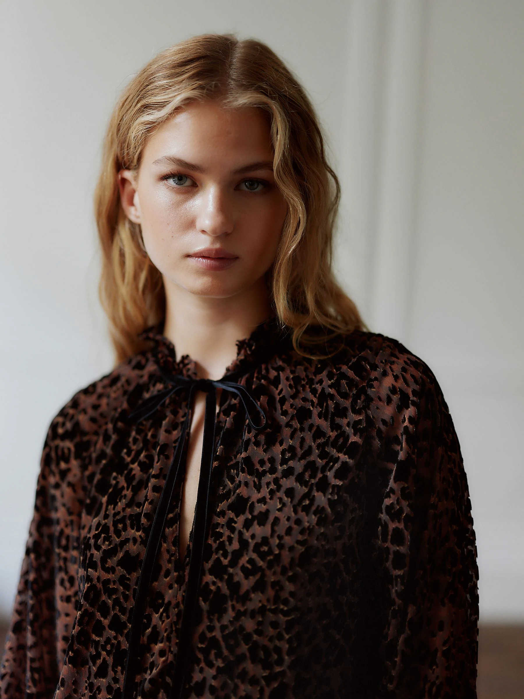 Animal luipaardprint - Mini Tie Front Tiered Long Sleeve Dress