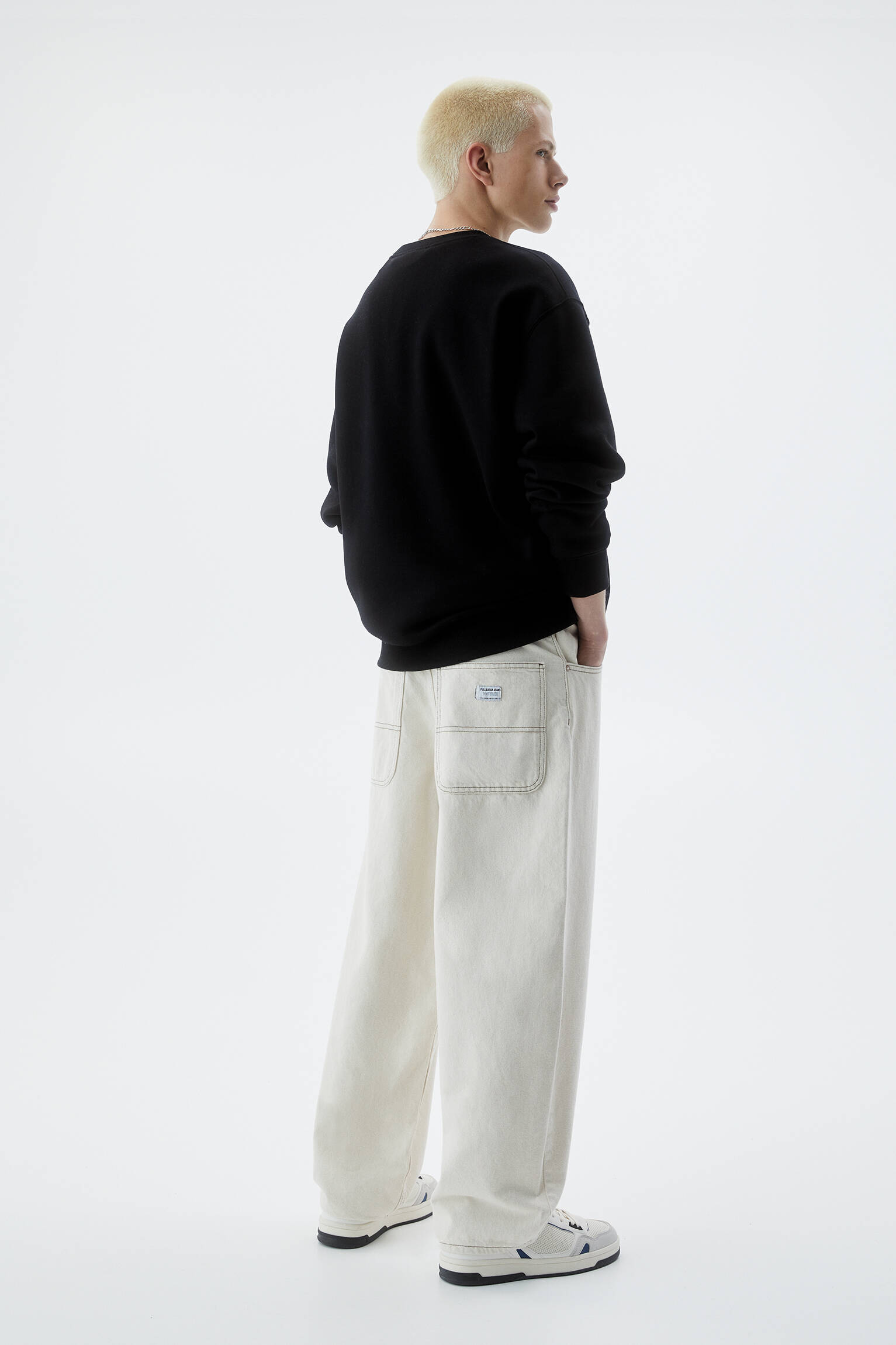 CALÇA JEANS LARGA E ESTILO BAGGY - CRU
