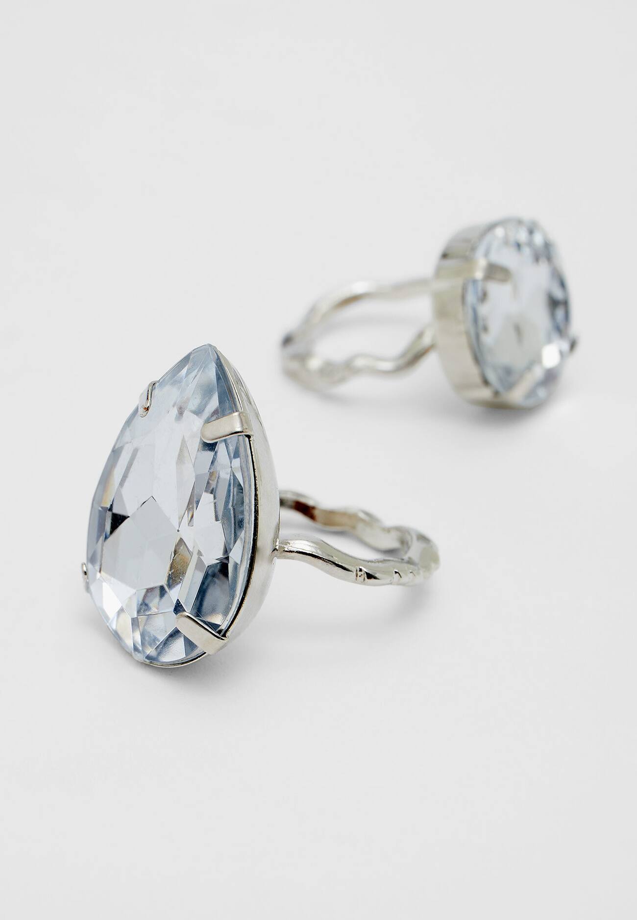 Conjunto de 2 anéis com strass