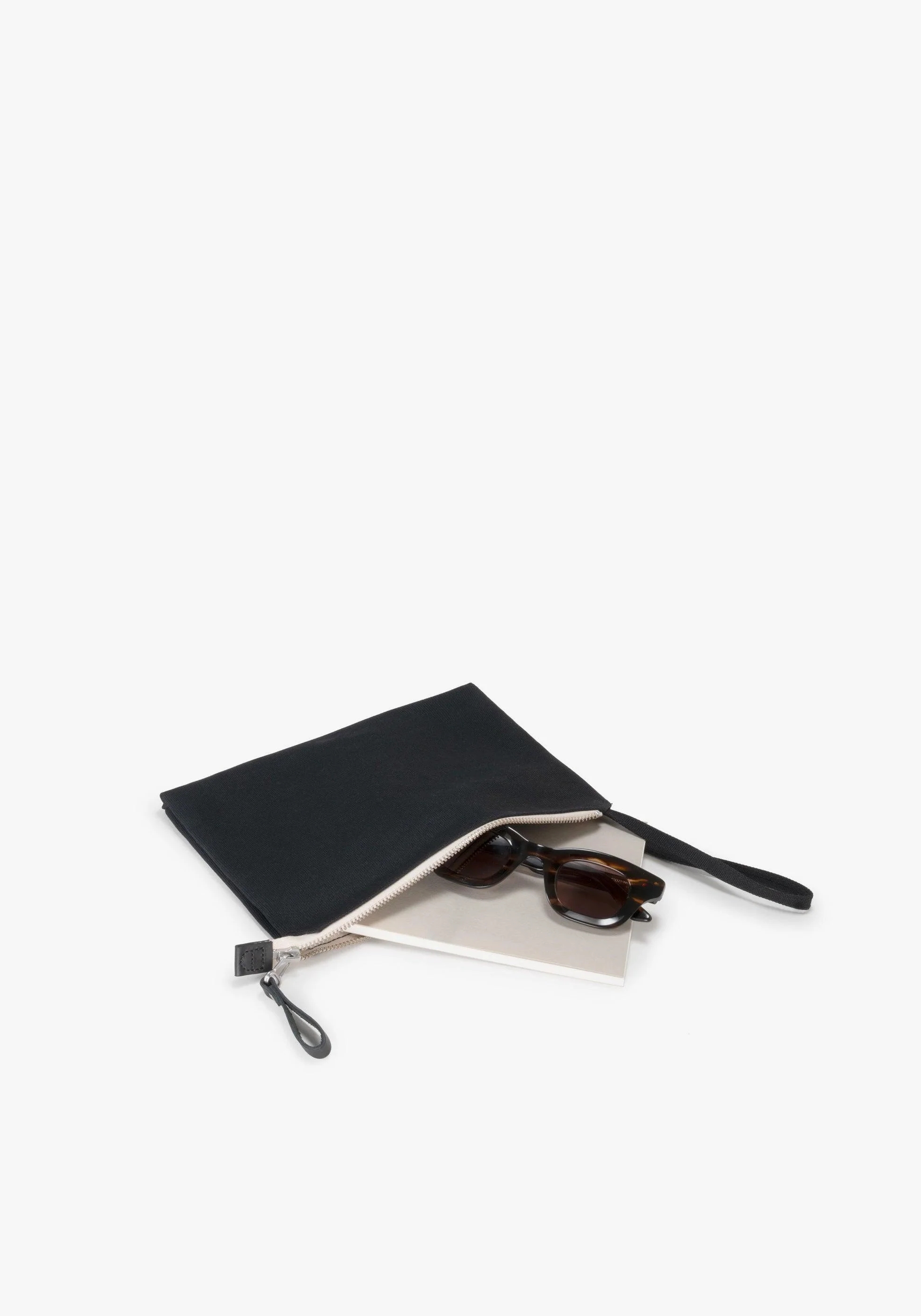 Qwstion Zip Pouch Bananatex Medium All Black