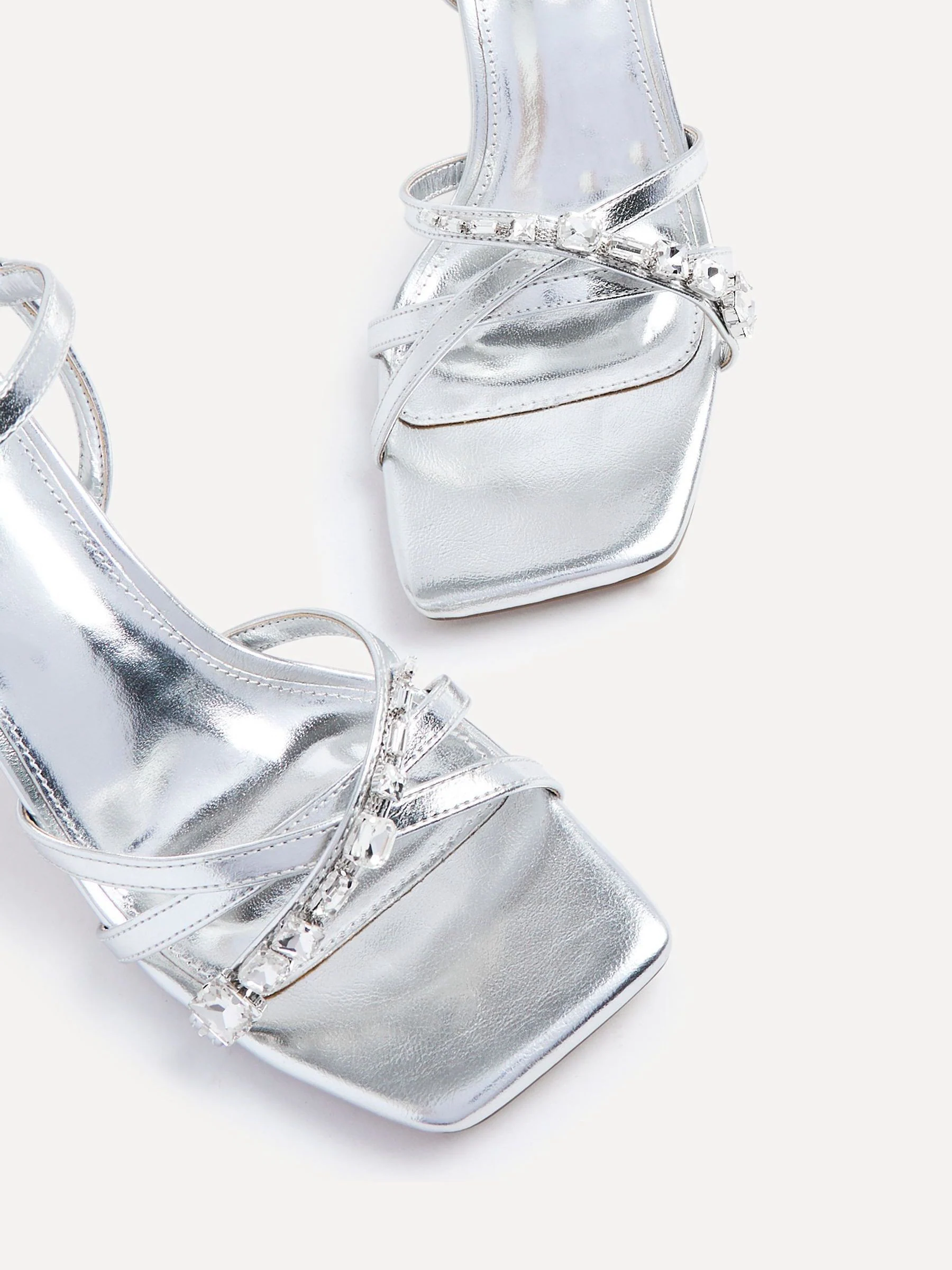 Linzi Eva Diamanté sandalen met hak en wikkelenkelbandje