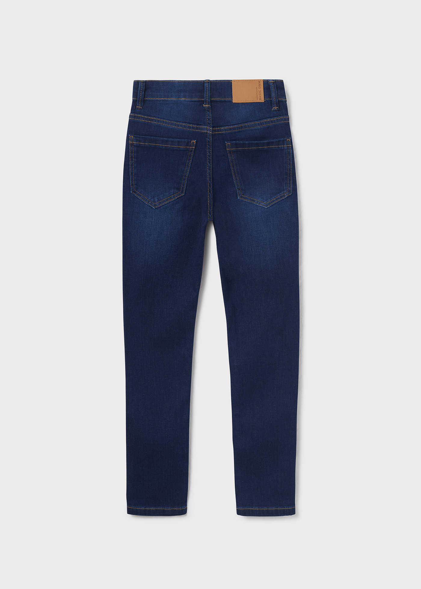 Calça jeans slim fit feita com algodão sustentável para meninos