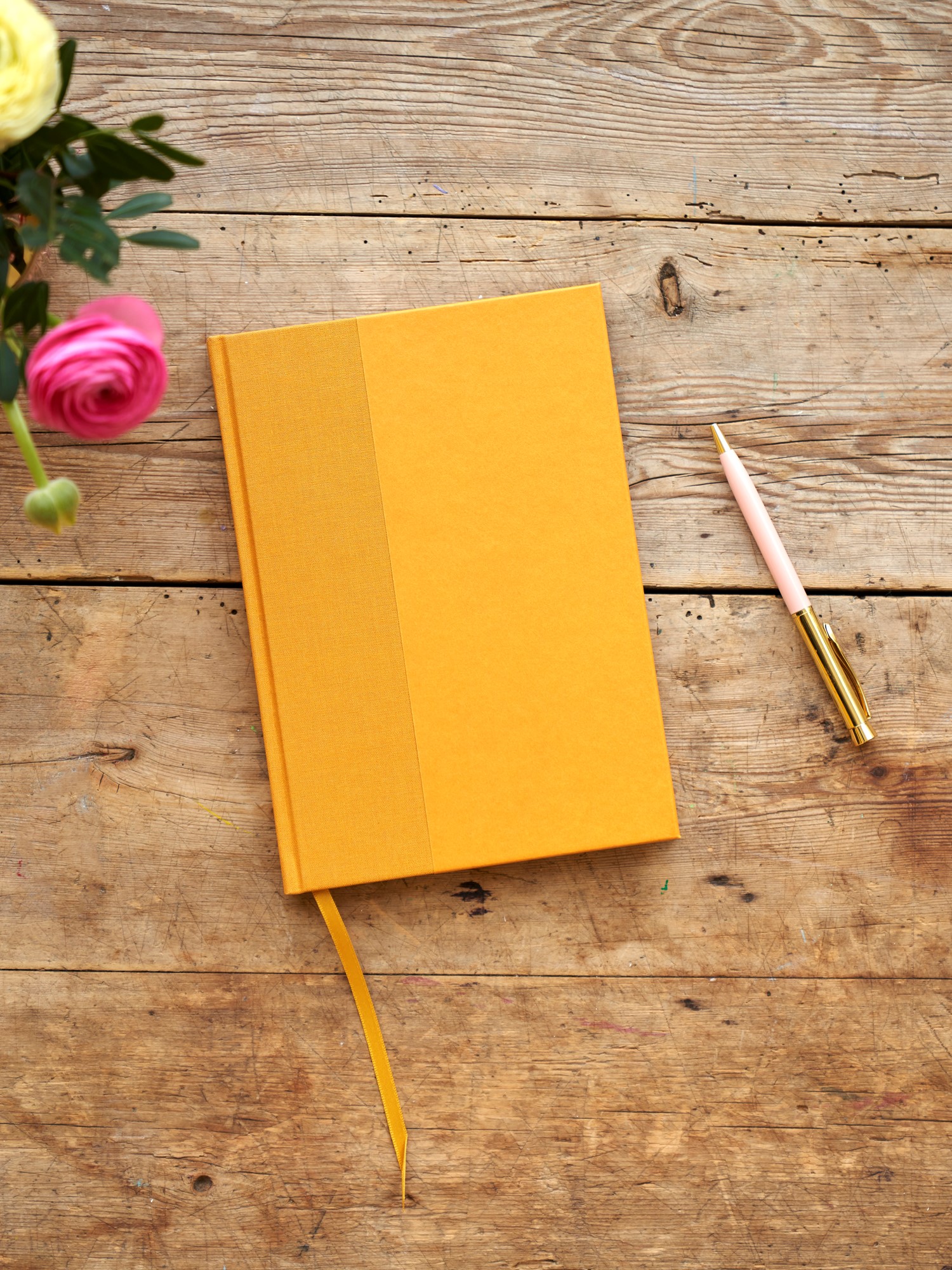 Notesbog A5 | Papir/lærred. 15,2 x 21,3 cm. 100 gsm. 176 sider. | Lemon | Semikolon