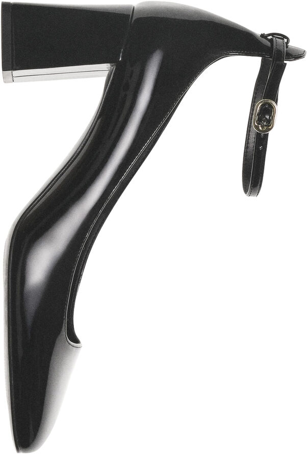 MANGO SHOES. -- FINI Black