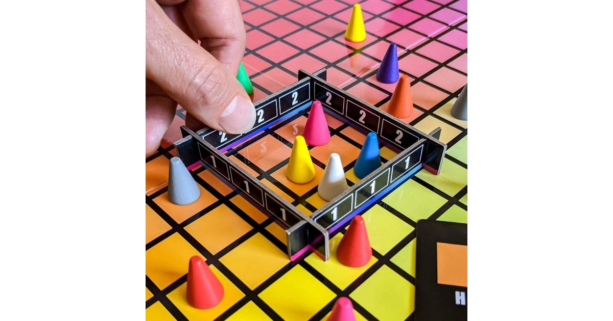 European Player NetworkHues and Cues Bordspel  (Engels, Frans, 3 - 6 spelers, 30 minuten, Vanaf 8 jaar)