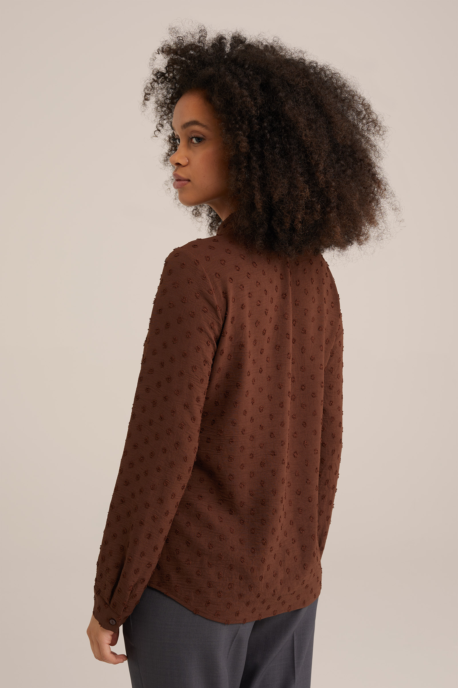 blouse met structuur WE Fashion Bruin