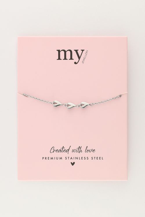 Minimalistische armband met drie hartjes