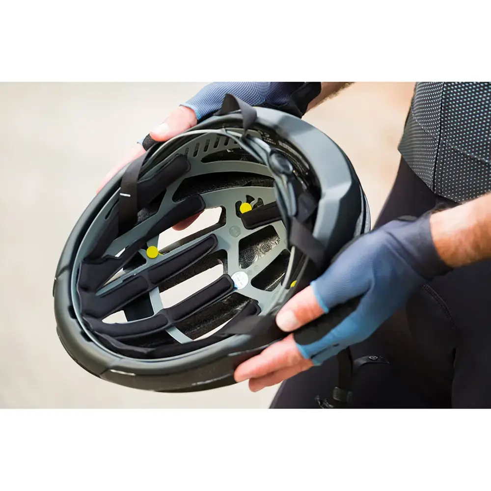 BBB Cycling Maestro MIPS BHE-10 Race Fietshelm Mat Zwart