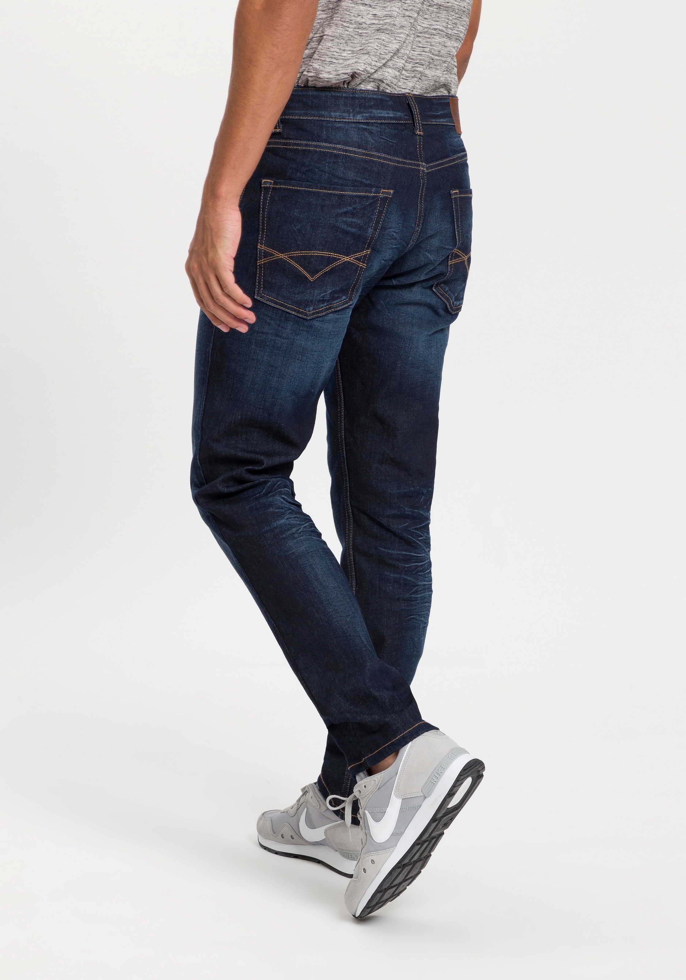 Bruno Banani Comfort-fit-Jeans »Floyd«, gerade Beinform,  mit Eingrifftaschen,  niedrige Leibhöhe