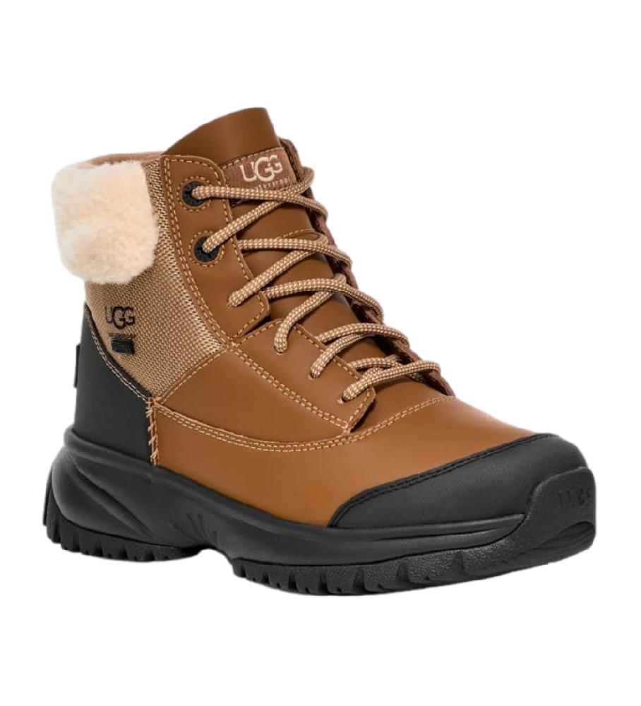 Botas UGG de couro impermeável Yose Fluff V2 marrom