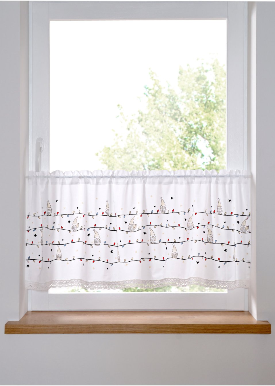 Brise-bise avec broderie lutin