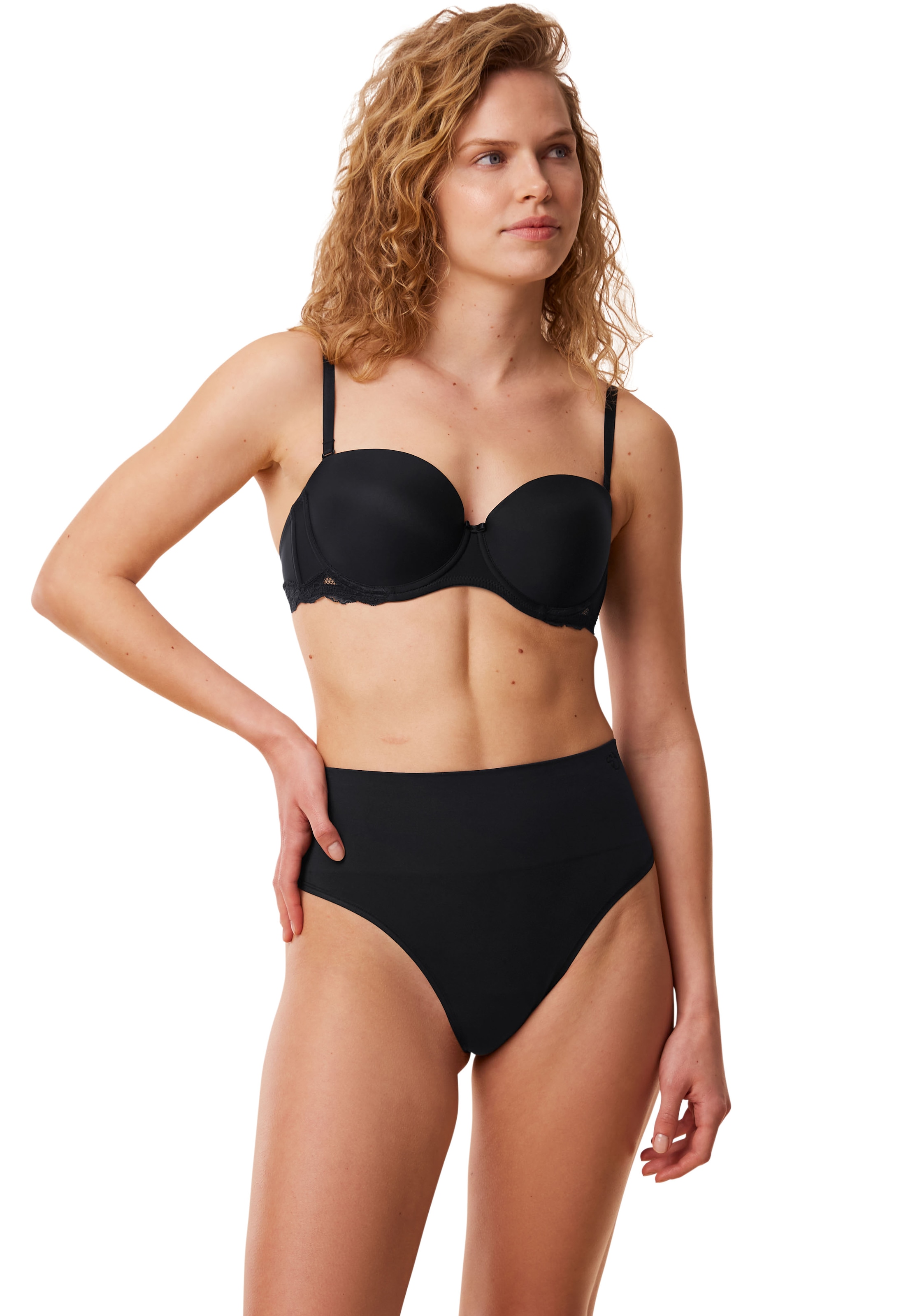 Triumph String »Soft Sculpt«, mit hohem Beinausschnitt, formend, medium Shape-Effekt, flache Nähte