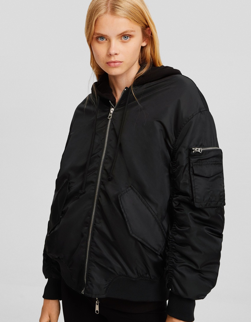 Jaqueta puffer estilo bomber em mistura de nylon