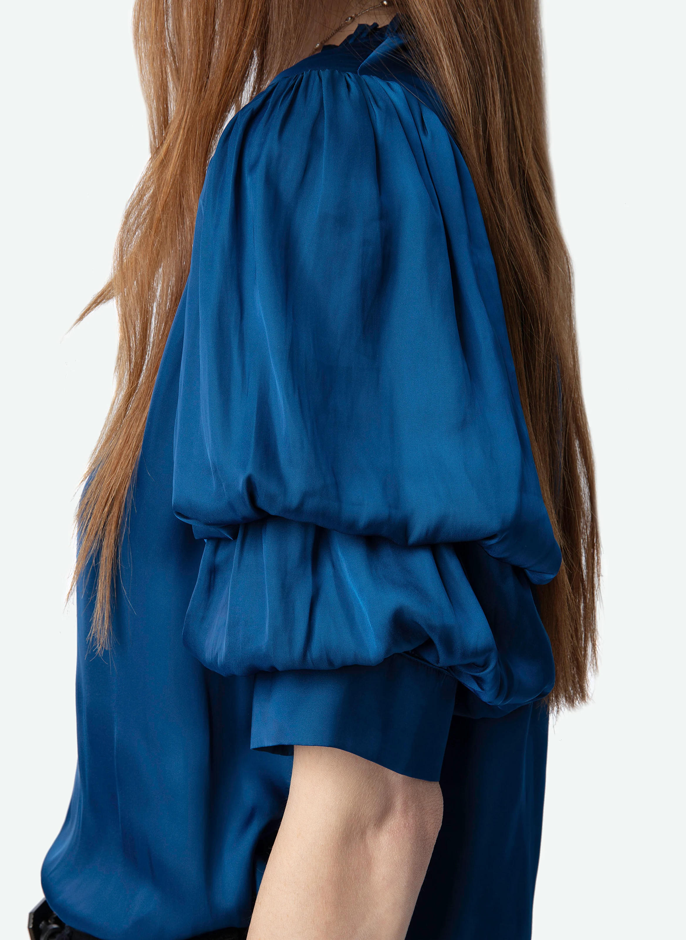 TASTE - Blouse droite col V en fibres recyclées mélangées | Bleu