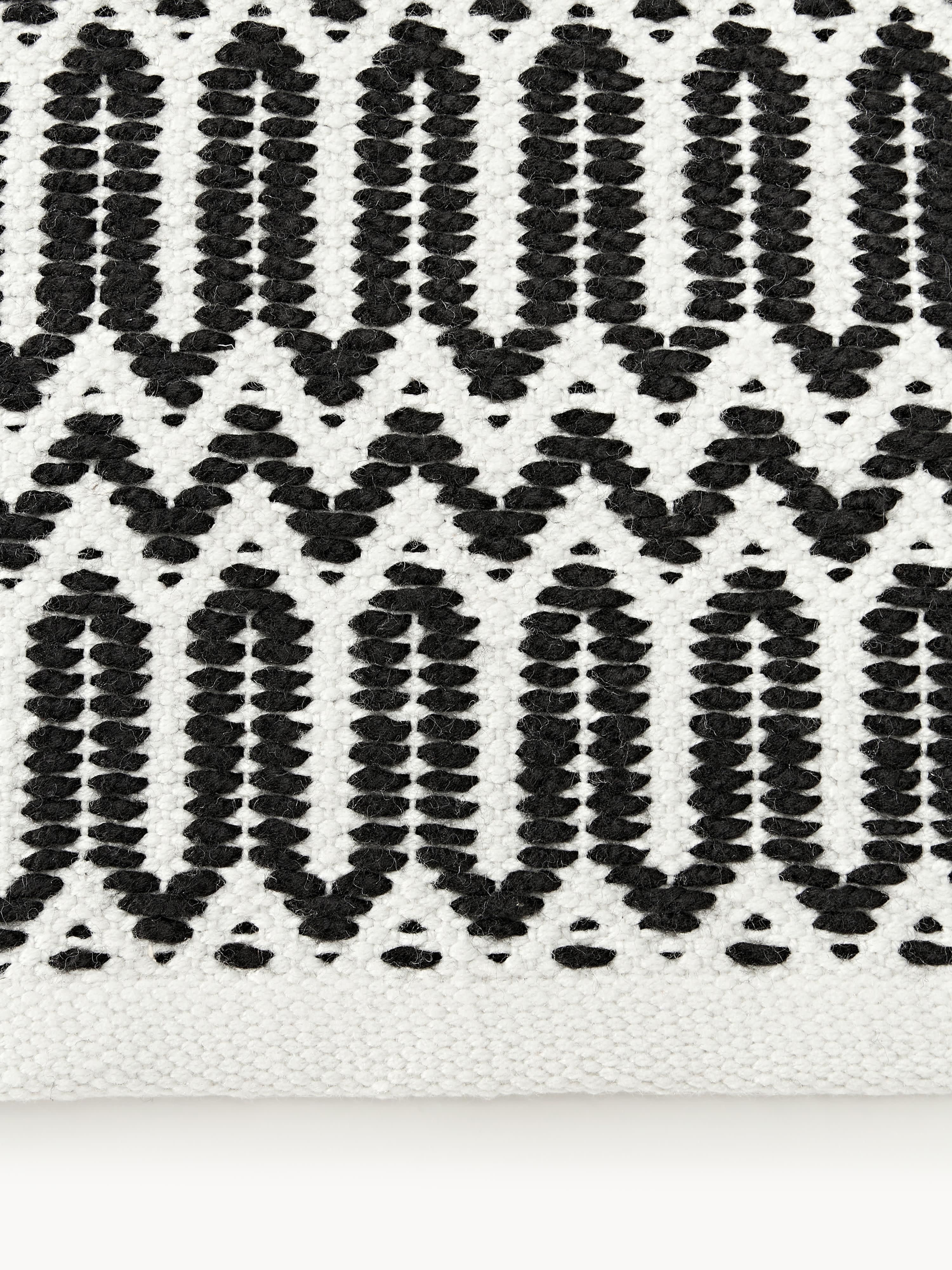 Handgeweven outdoor loper Rune met geometrisch patroon